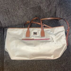 DOONEY & BOURKE Beige Nylon X Large Tote W/Long Adj Strap MINT Condition